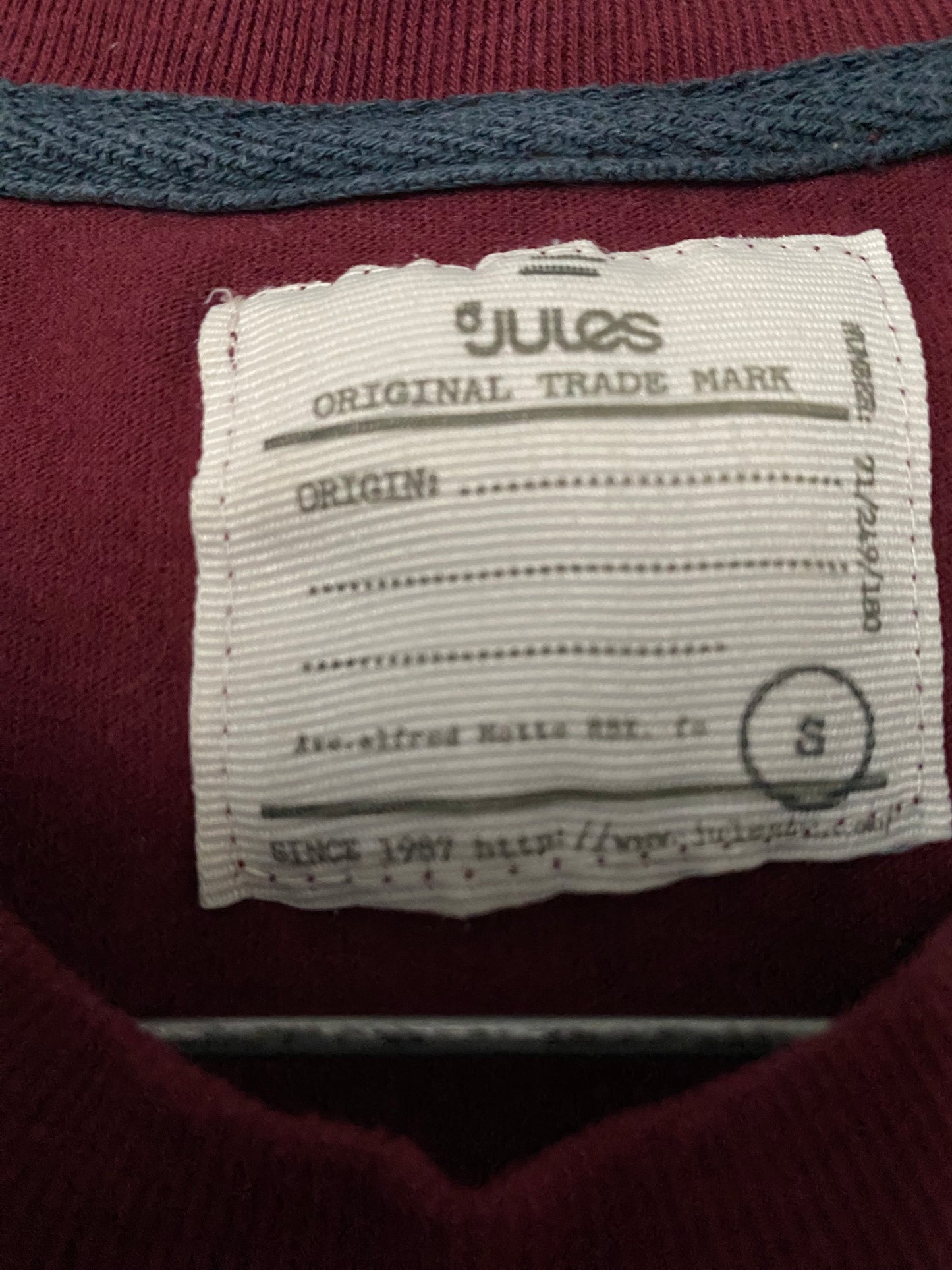 Teeshirt vintage bordeaux motifs collés et cousus