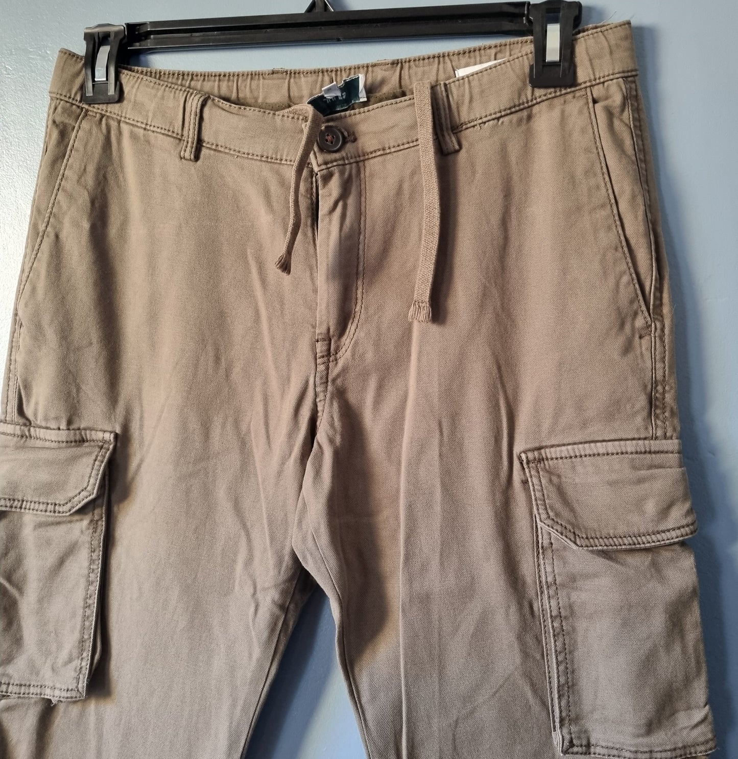 Chino forme cargo bas et taille elastiqué