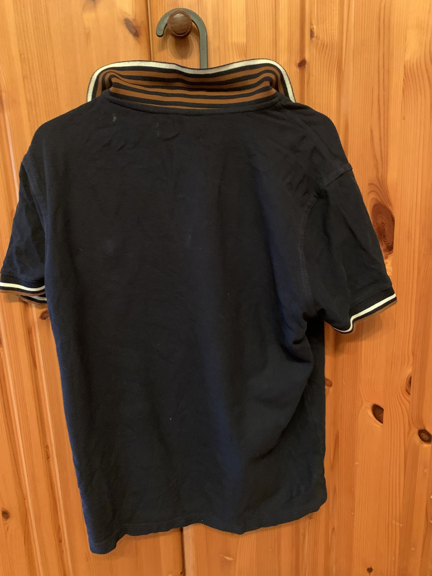 Polo piquée rayé sous col