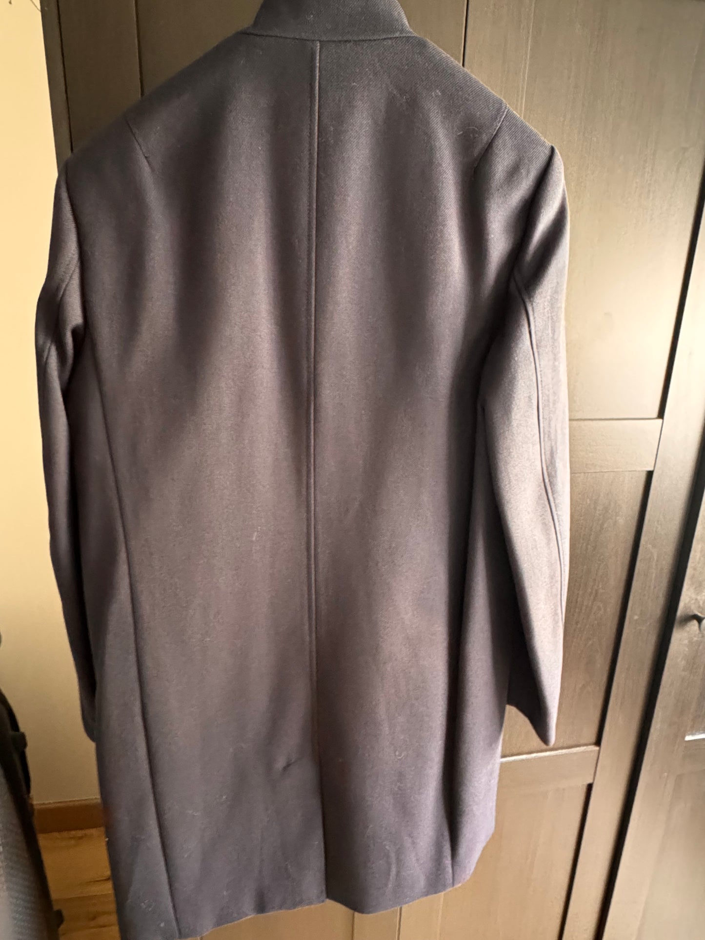 Manteau long bleu marine col officier