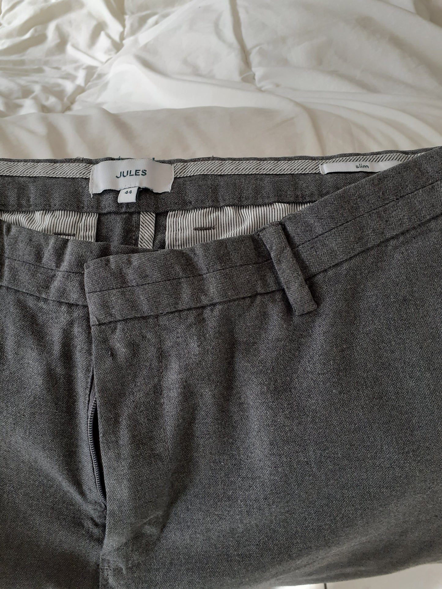 Pantalon gris t 44