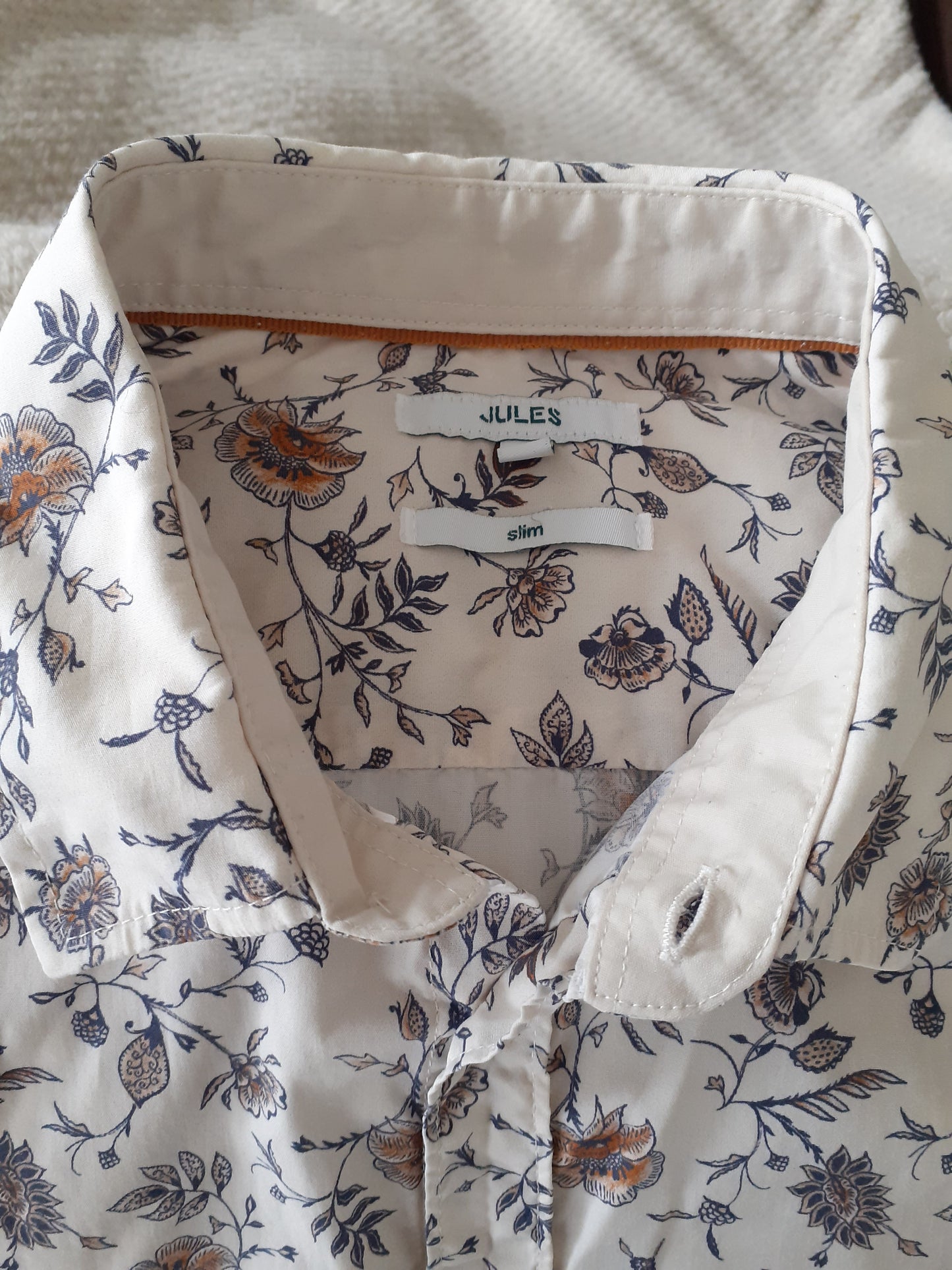 Chemise à fleurs