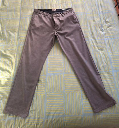 Pantalon chino slim à carreaux