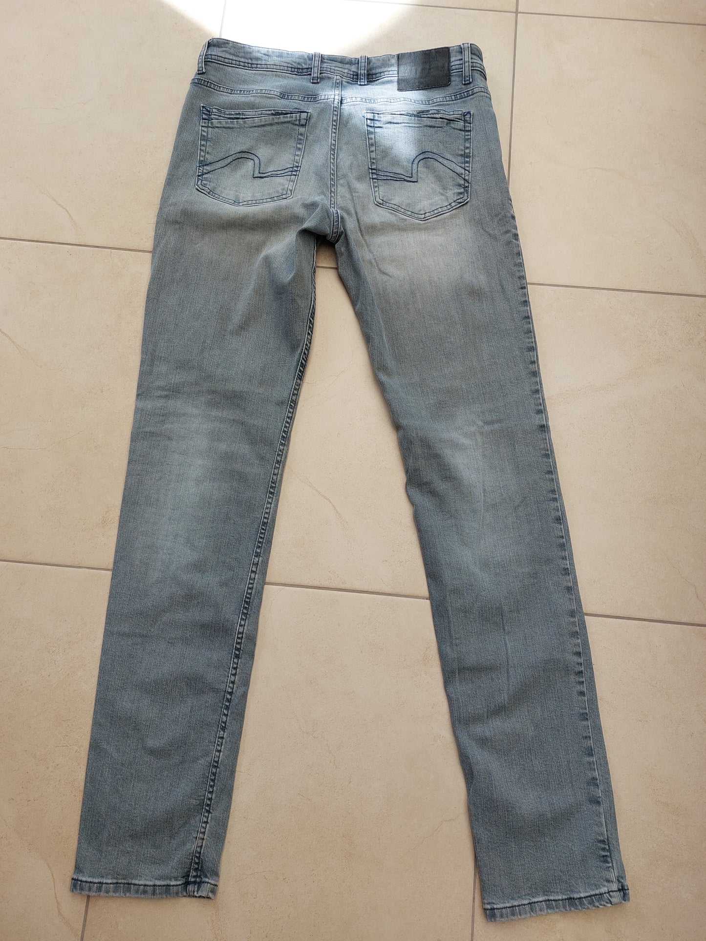 Jean straight 4 longueurs en coton recyclé