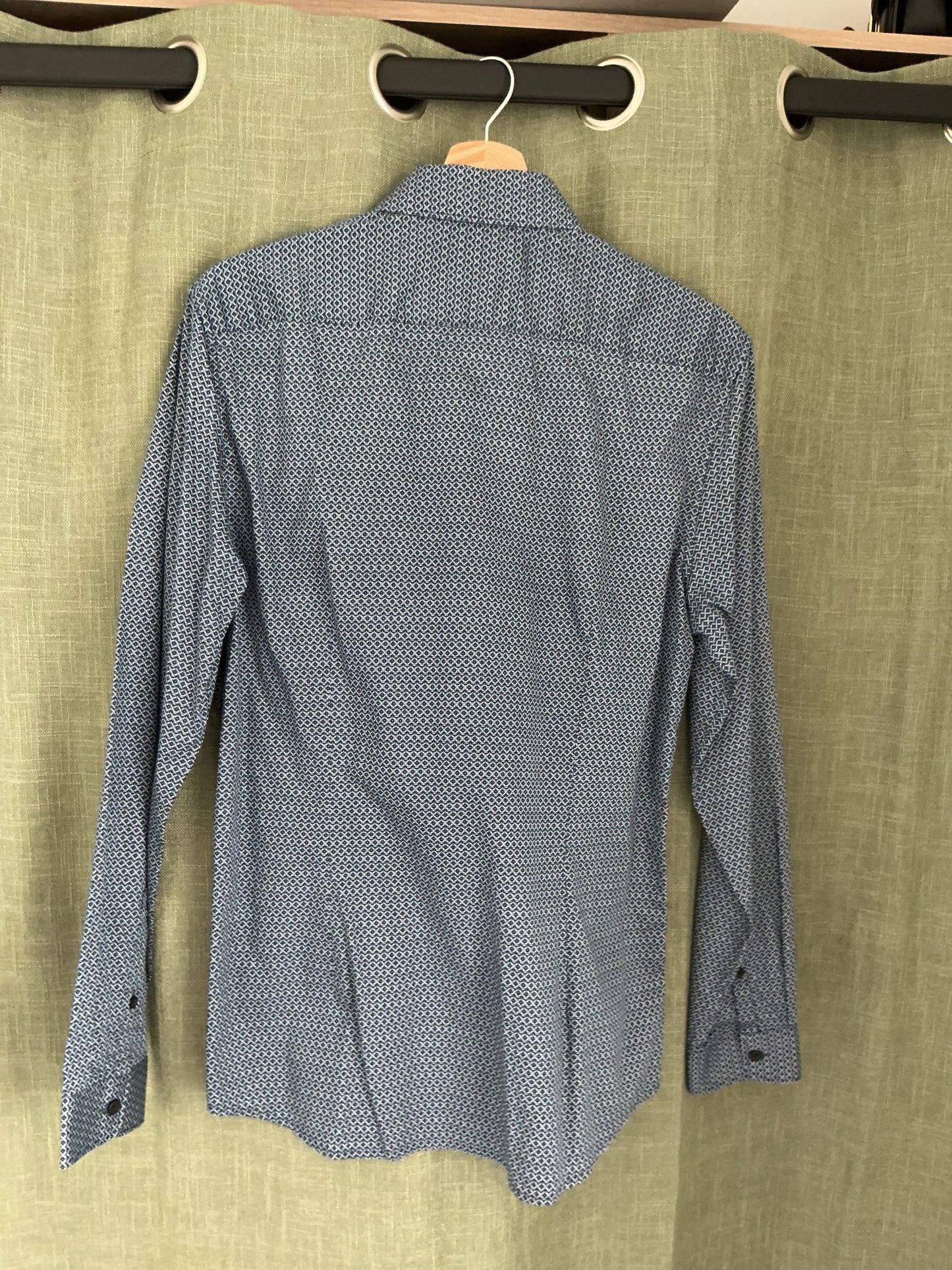 Chemise bleu à motif