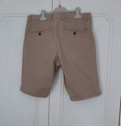 Bermuda chino uni avec ceinture