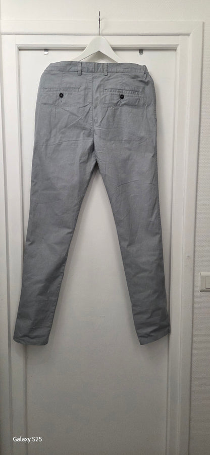 Pantalon chino slim reliefé