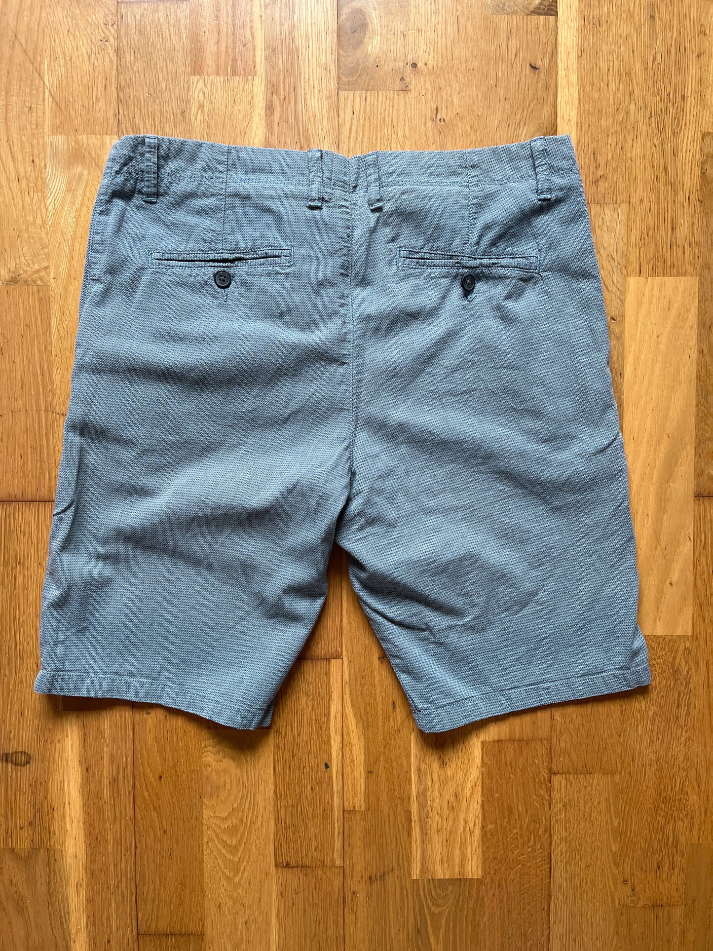 Short bleu