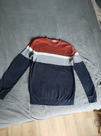 Pull color block tricolore jeu de points