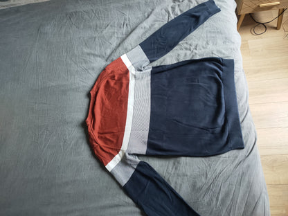 Pull color block tricolore jeu de points