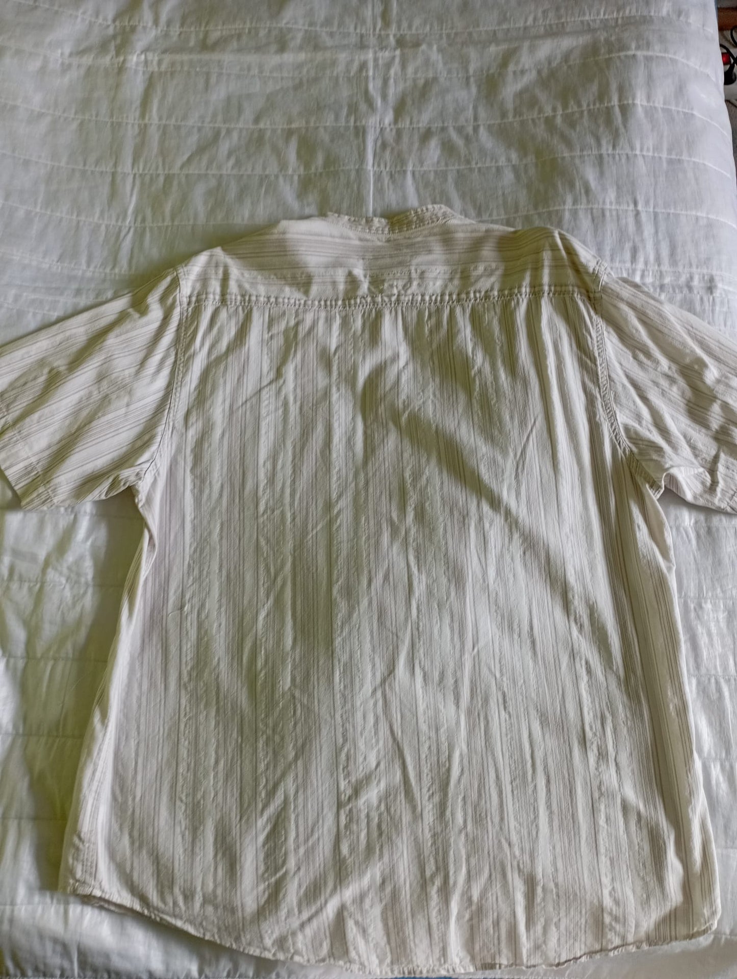 Chemise manches courtes col mao écrue