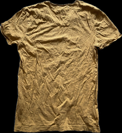 T-shirt jaune