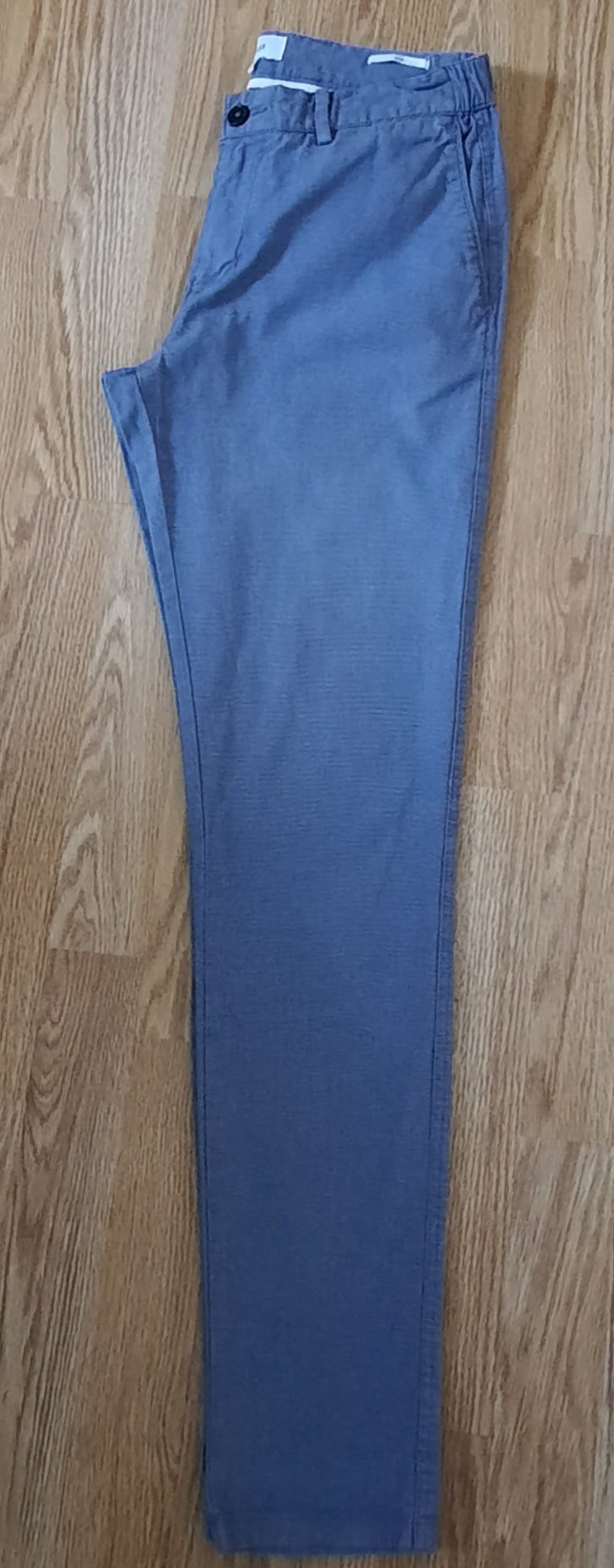 Pantalon chino slim reliefé