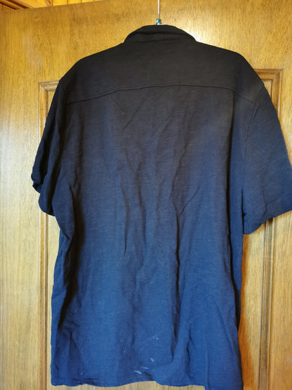 Chemise noire manches courtes es