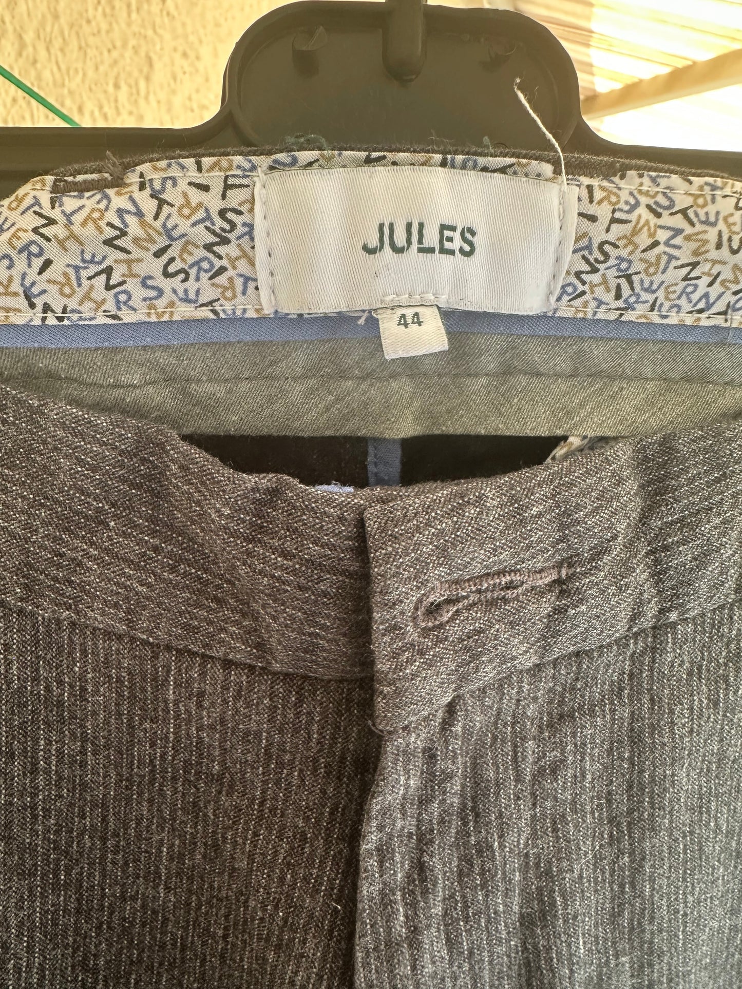 Pantalon chino slim fines rayures