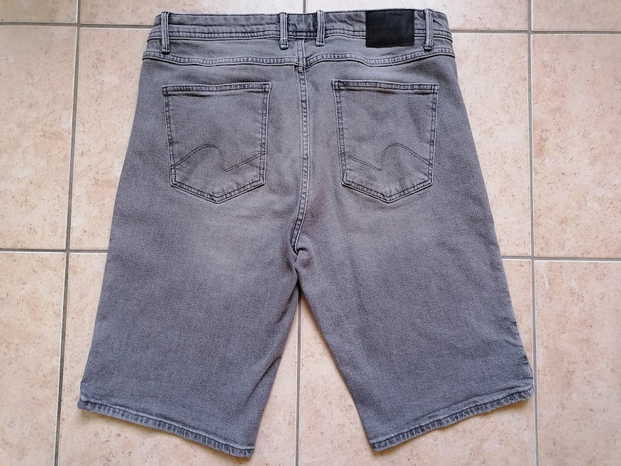 Bermuda en jean gris