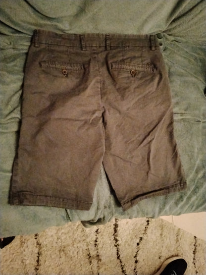 Bermuda chino uni avec ceinture