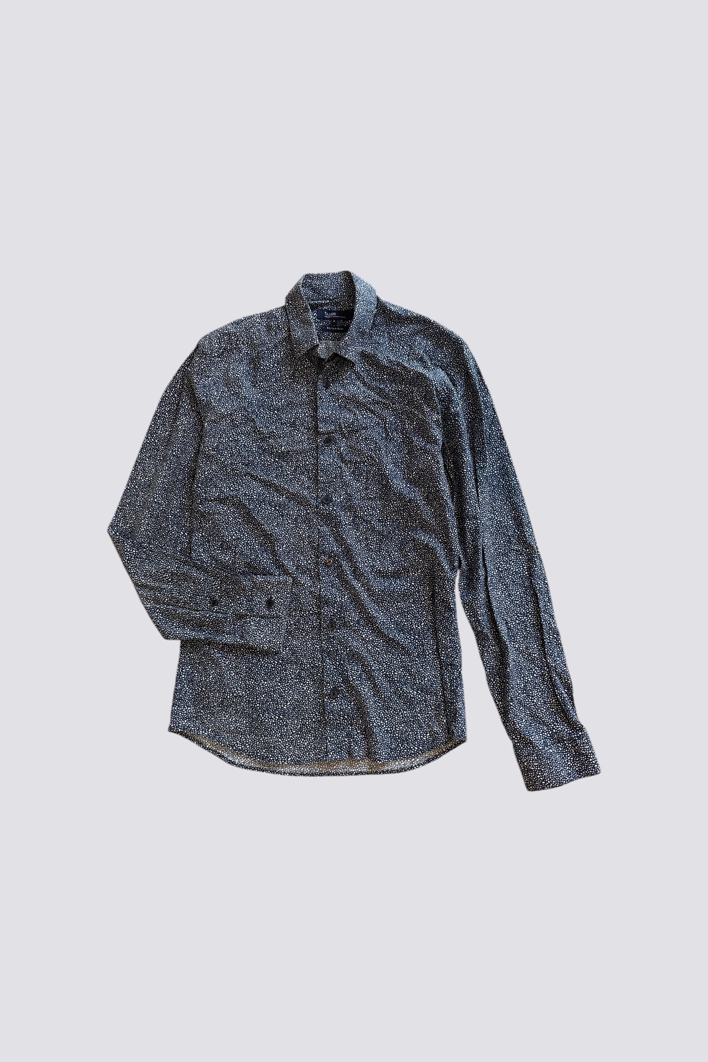 Chemise marine et blanche imprimee