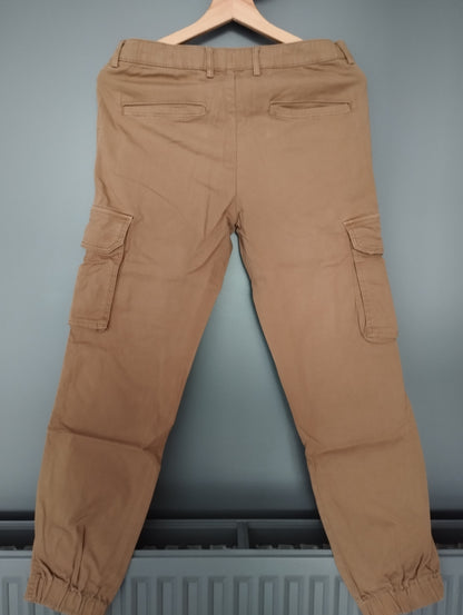 Chino forme cargo bas et taille élastiqués