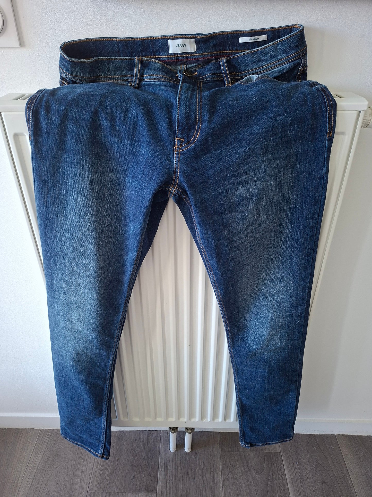 Jean slim contenant du chanvre et du polyester recyclé