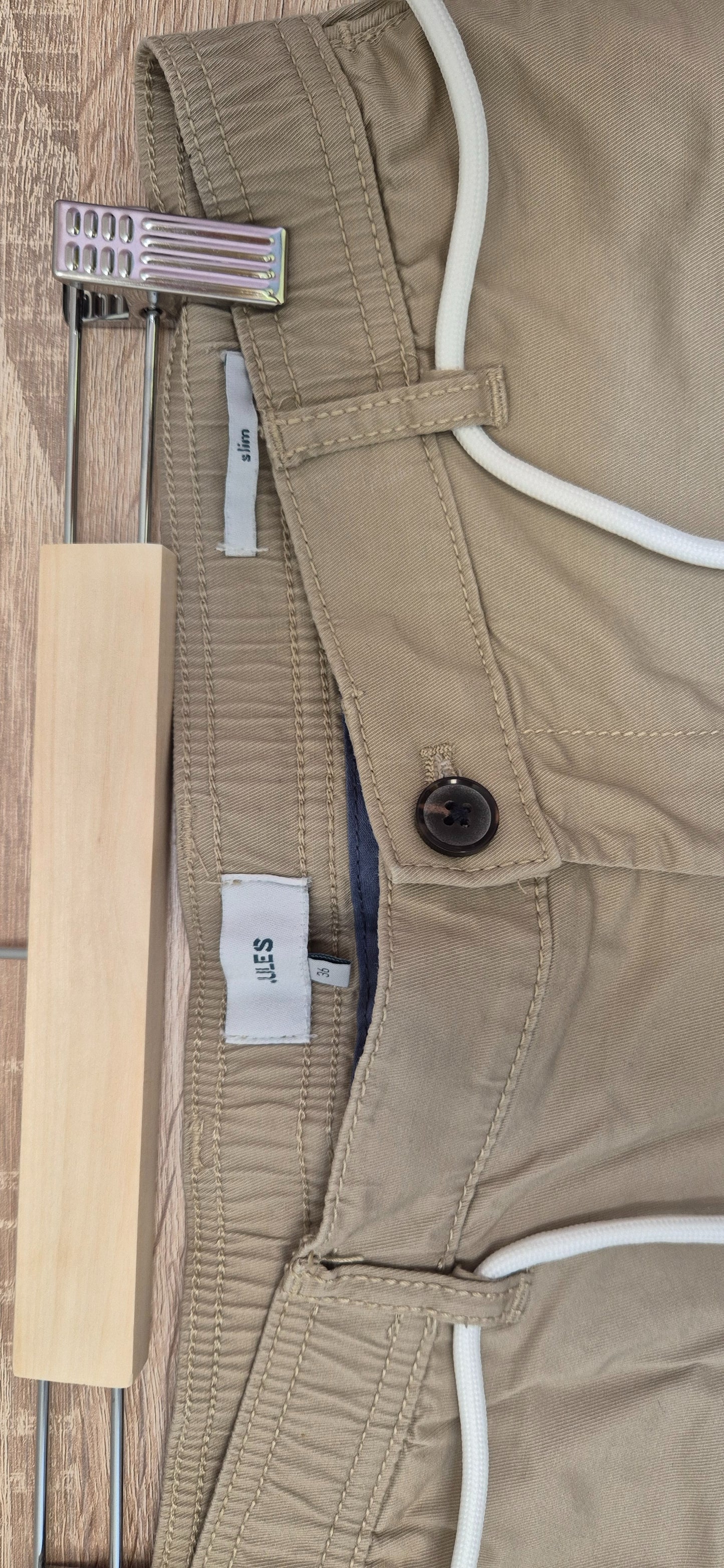 Pantalon élastiqué avec cordons
