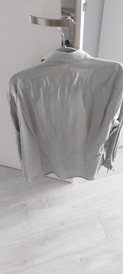 Chemise verte 'pâle'