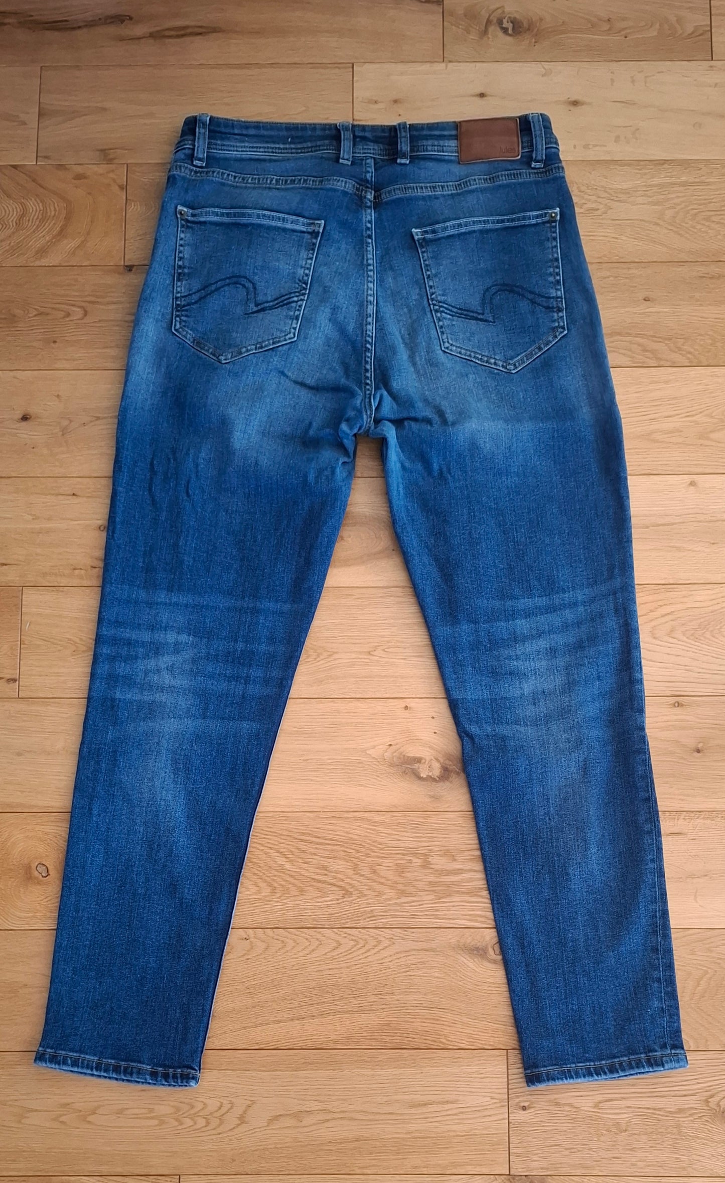 Jean confort bleu délavé blanchi