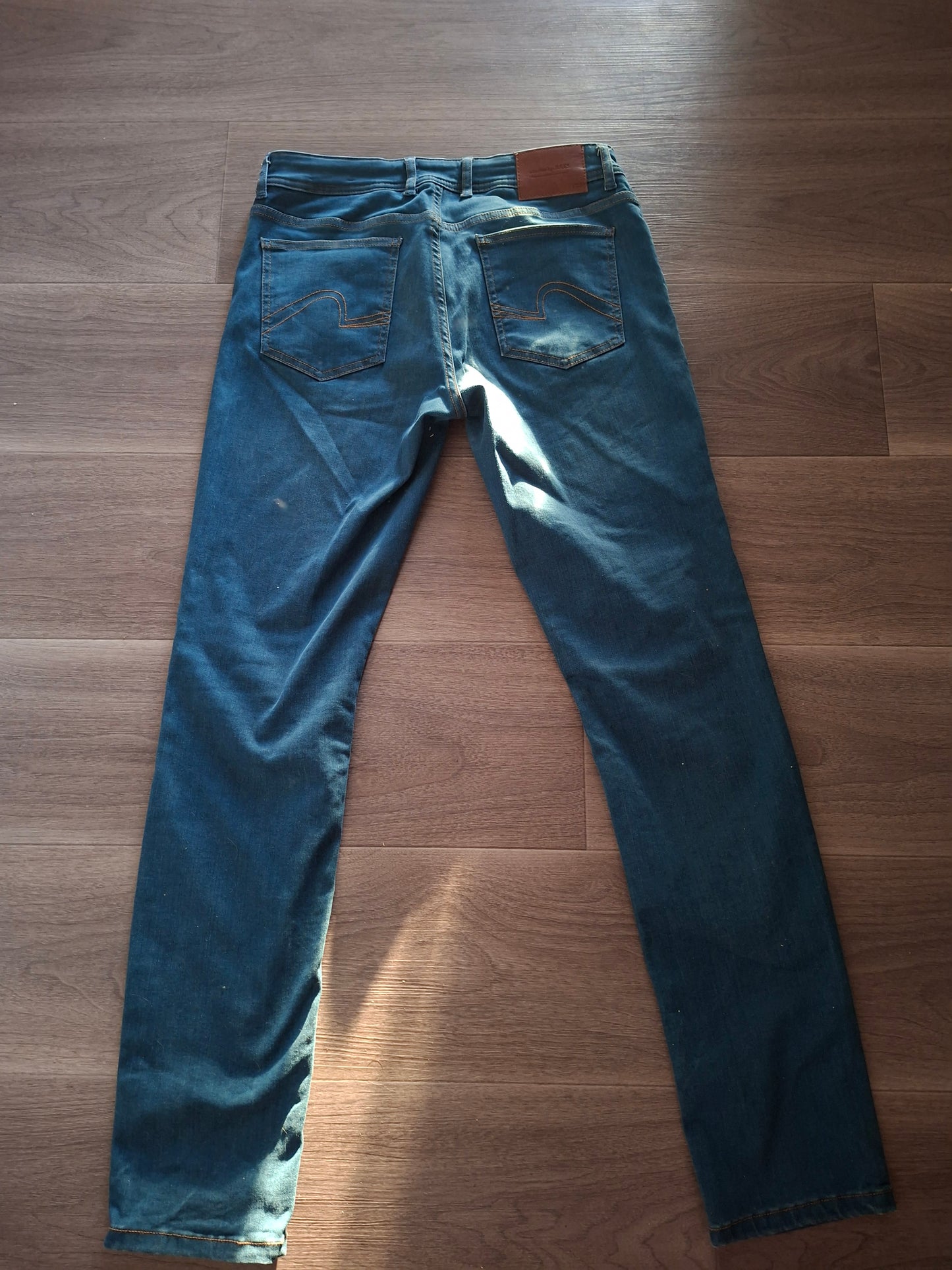 Jean slim urbanflex contenant du coton régénératif
