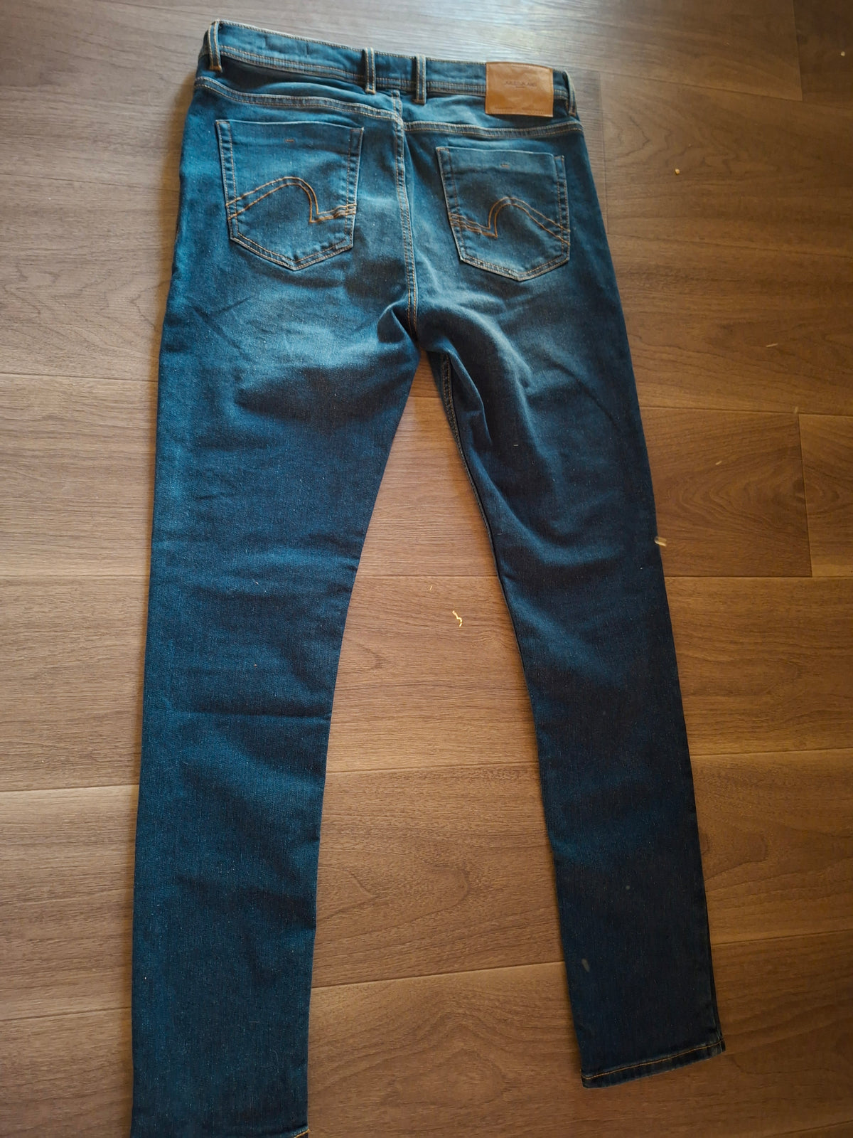 Jean slim contenant du chanvre et du polyester recyclé