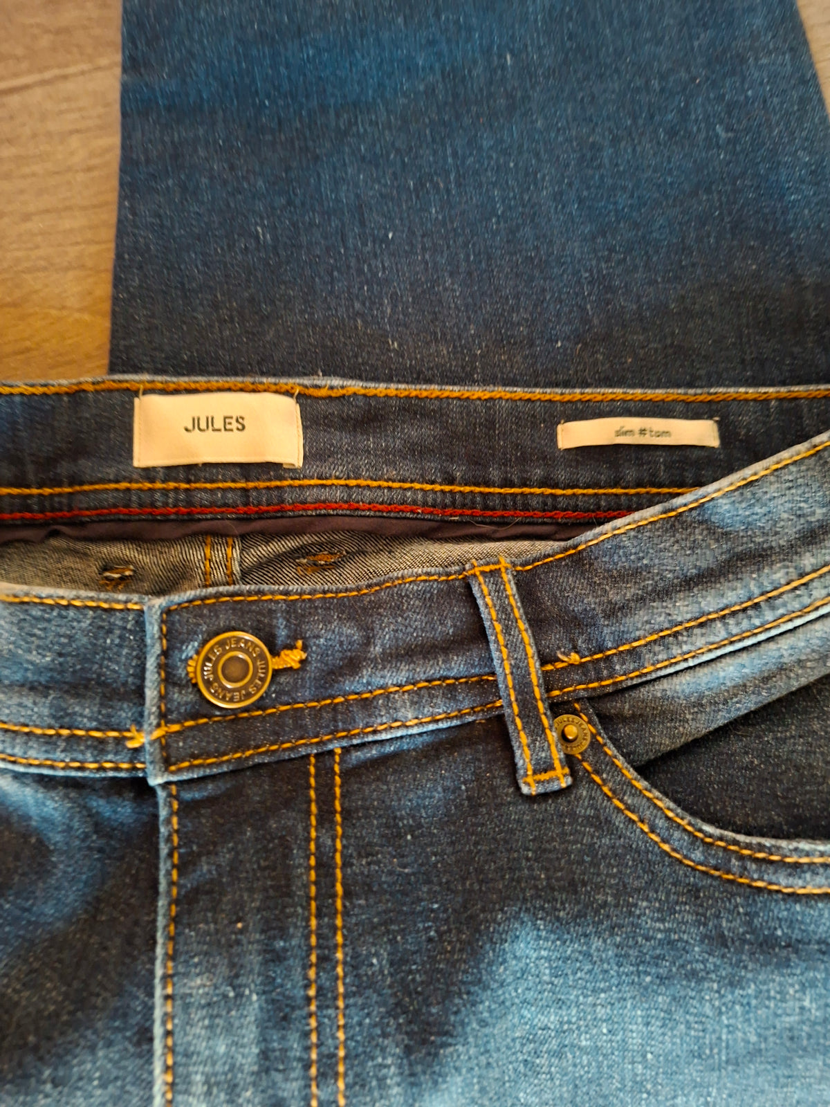 Jean slim contenant du chanvre et du polyester recyclé