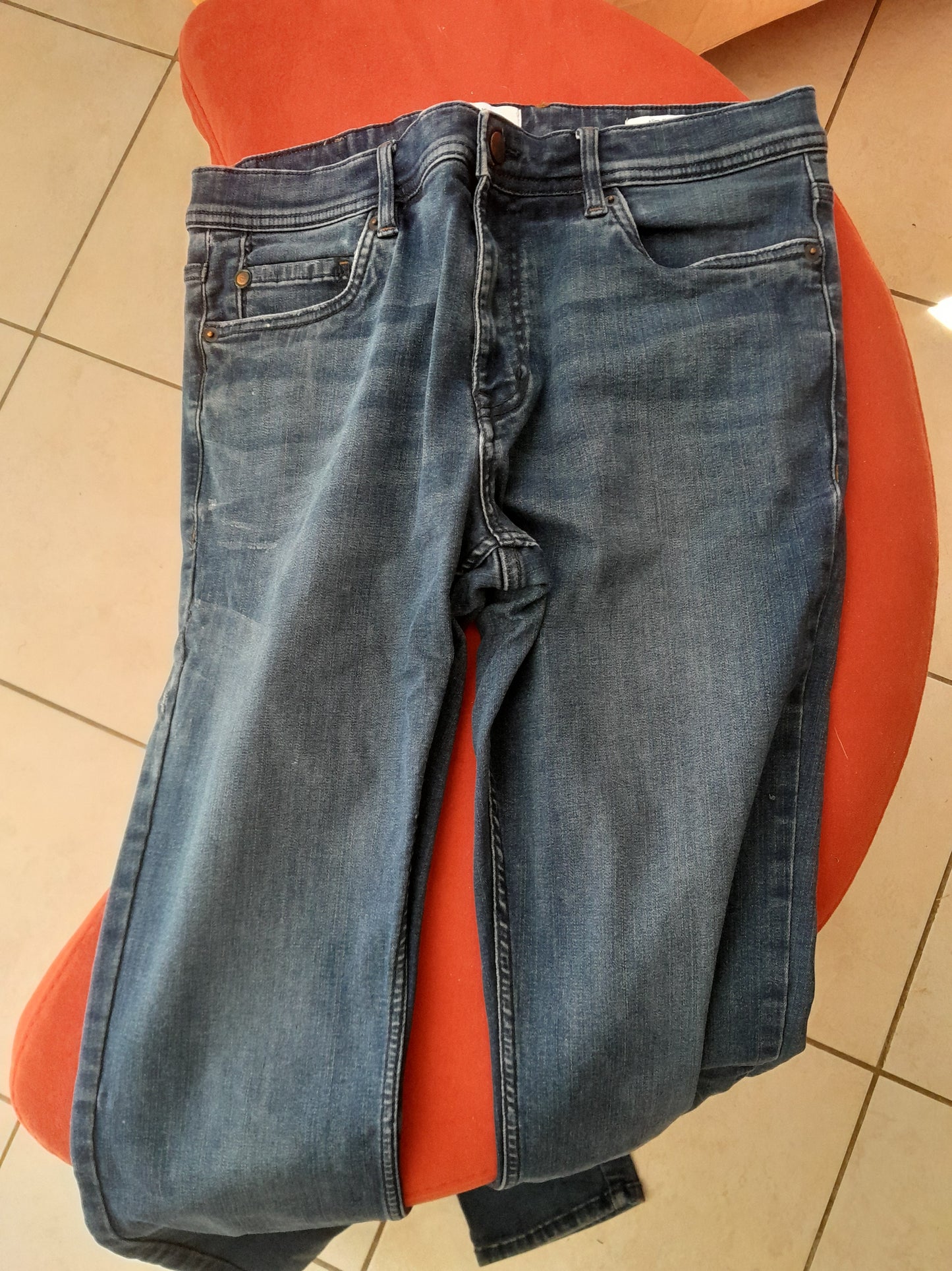 Jean taille W32 L36 avec un accroc