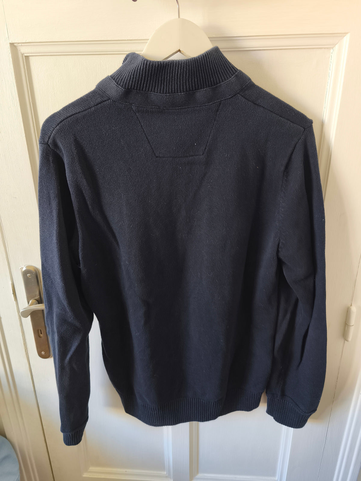 Pull bleu