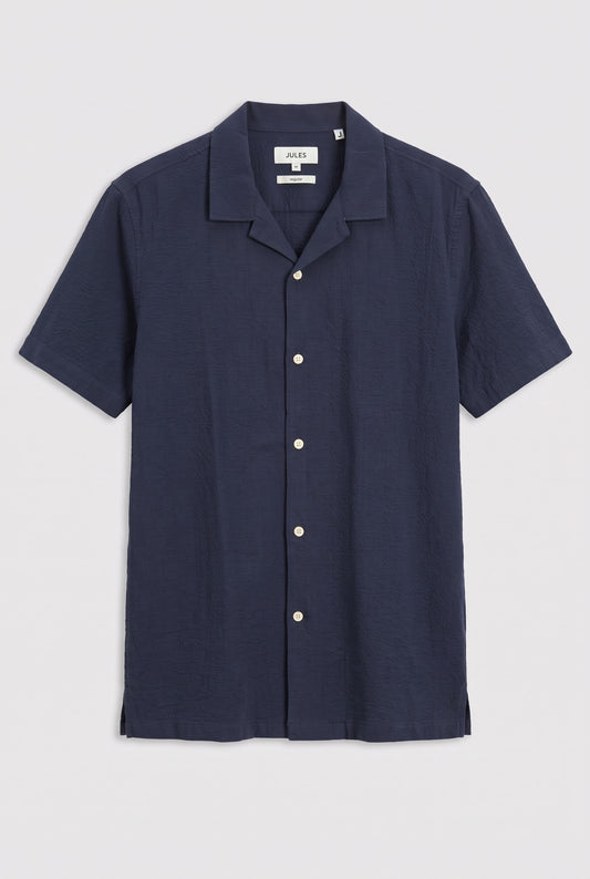 Chemise à manches courtes.