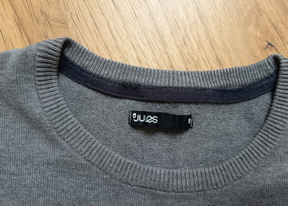 Pull gris et bleu