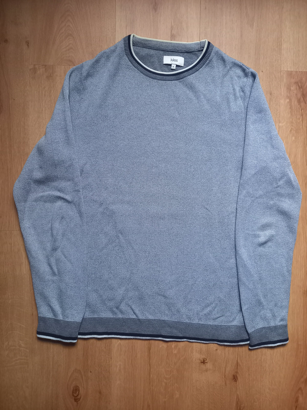 Pull gris
