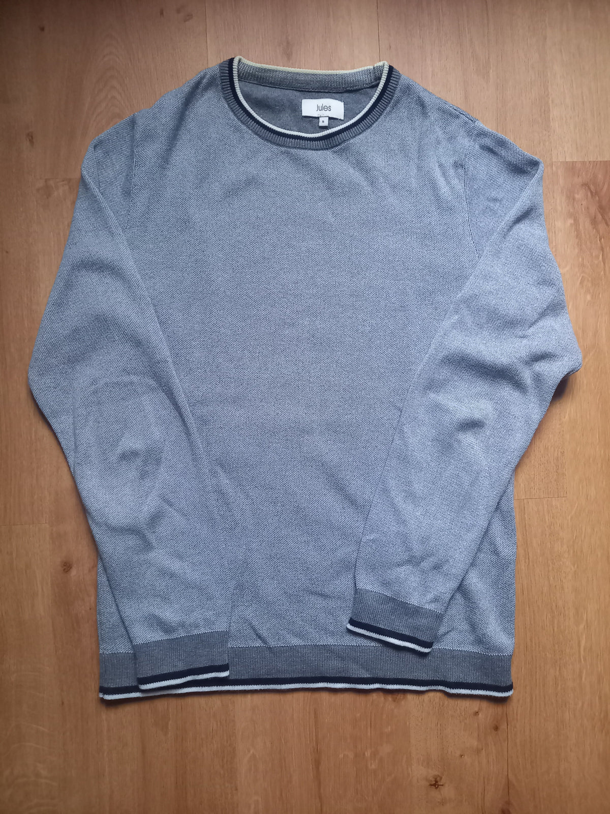 Pull gris