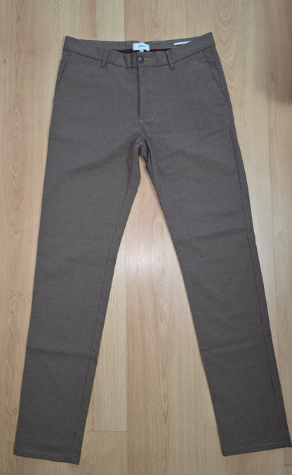 Chino Slim à carreaux