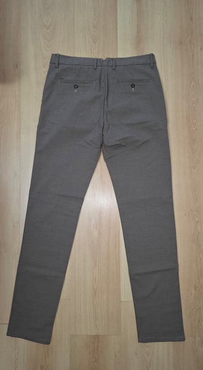 Chino Slim à carreaux
