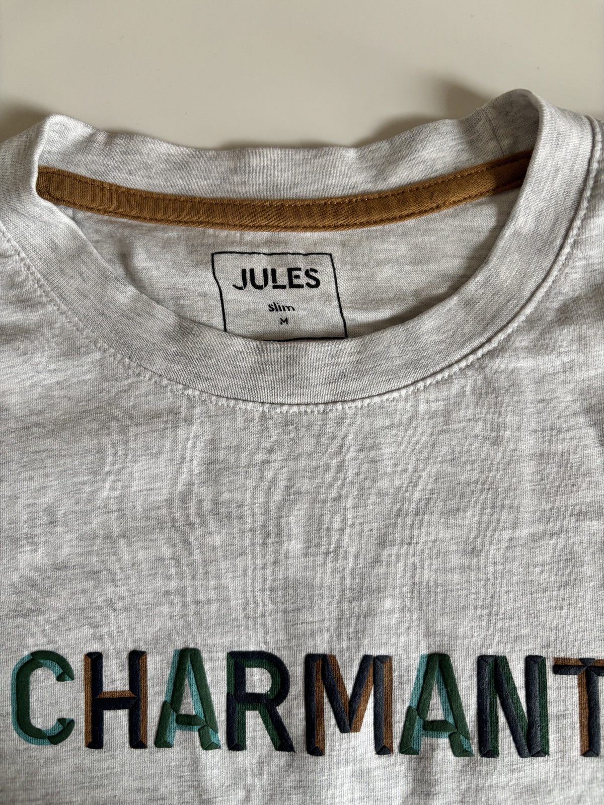 Tee shirt imprimé placé