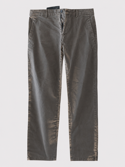 Chino slim détails sport