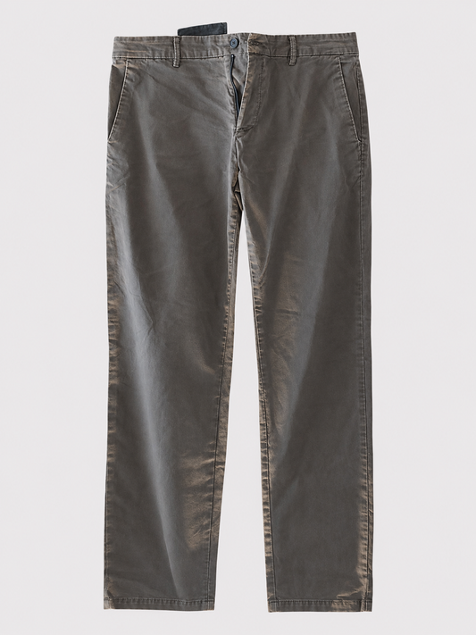 Chino slim détails sport