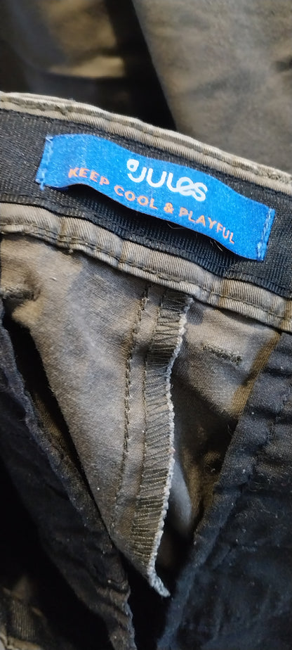 Chino slim détails sport