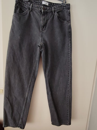 Jean loose noir/gris foncé taille 40