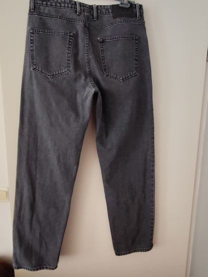 Jean loose noir/gris foncé taille 40
