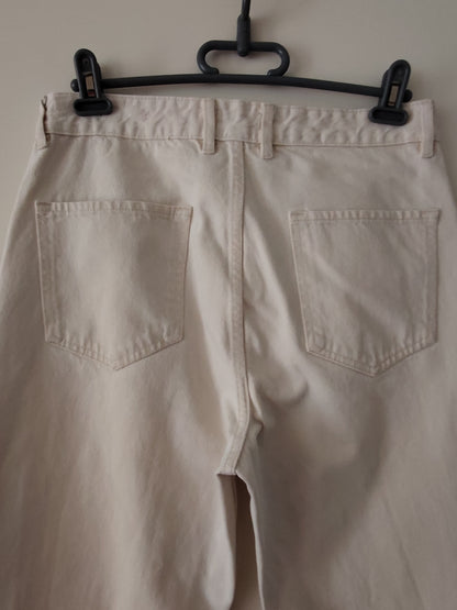 Jean loose blanc cassé taille 40 (W30 L34)