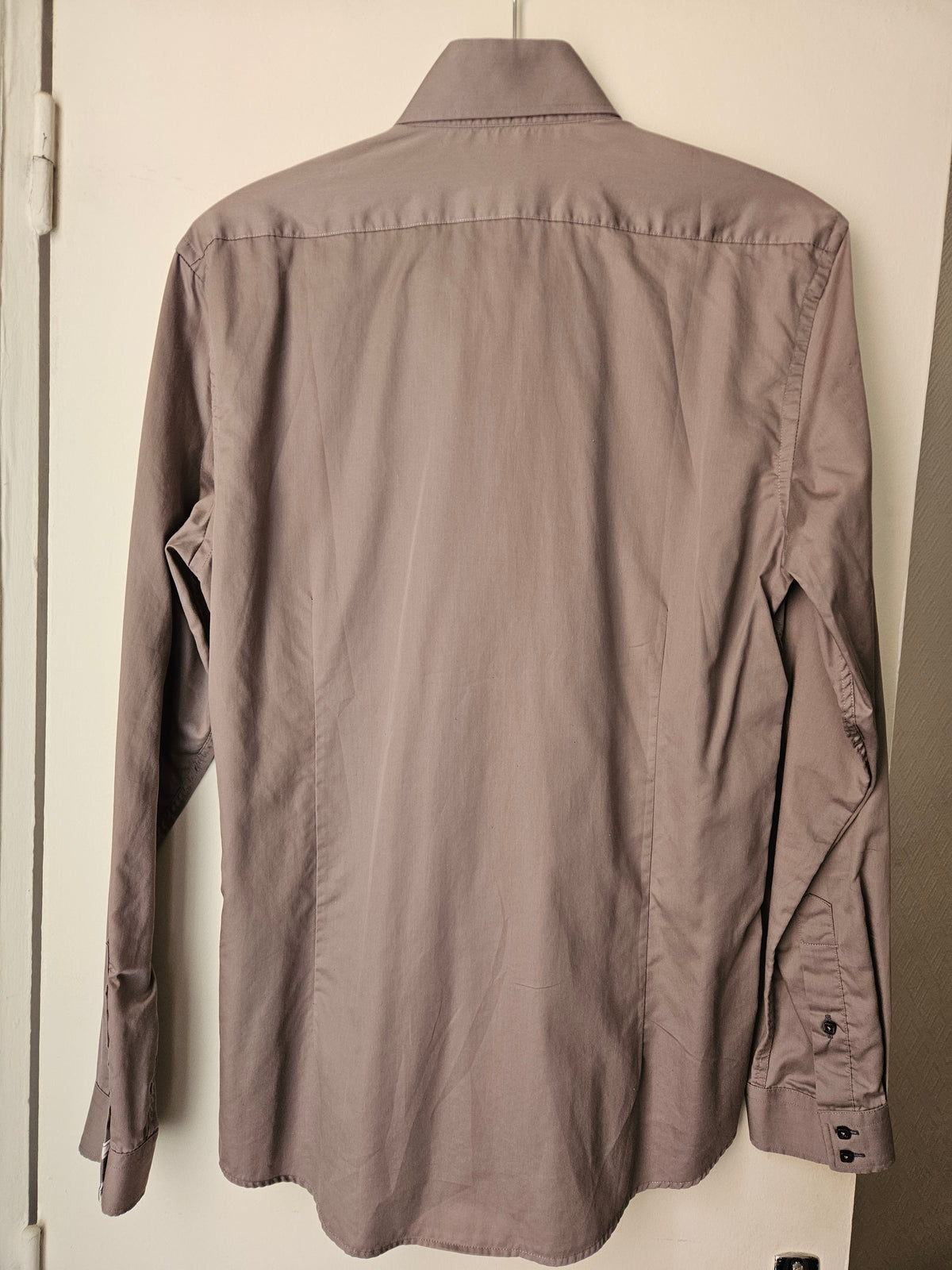 Chemise boutons carrés