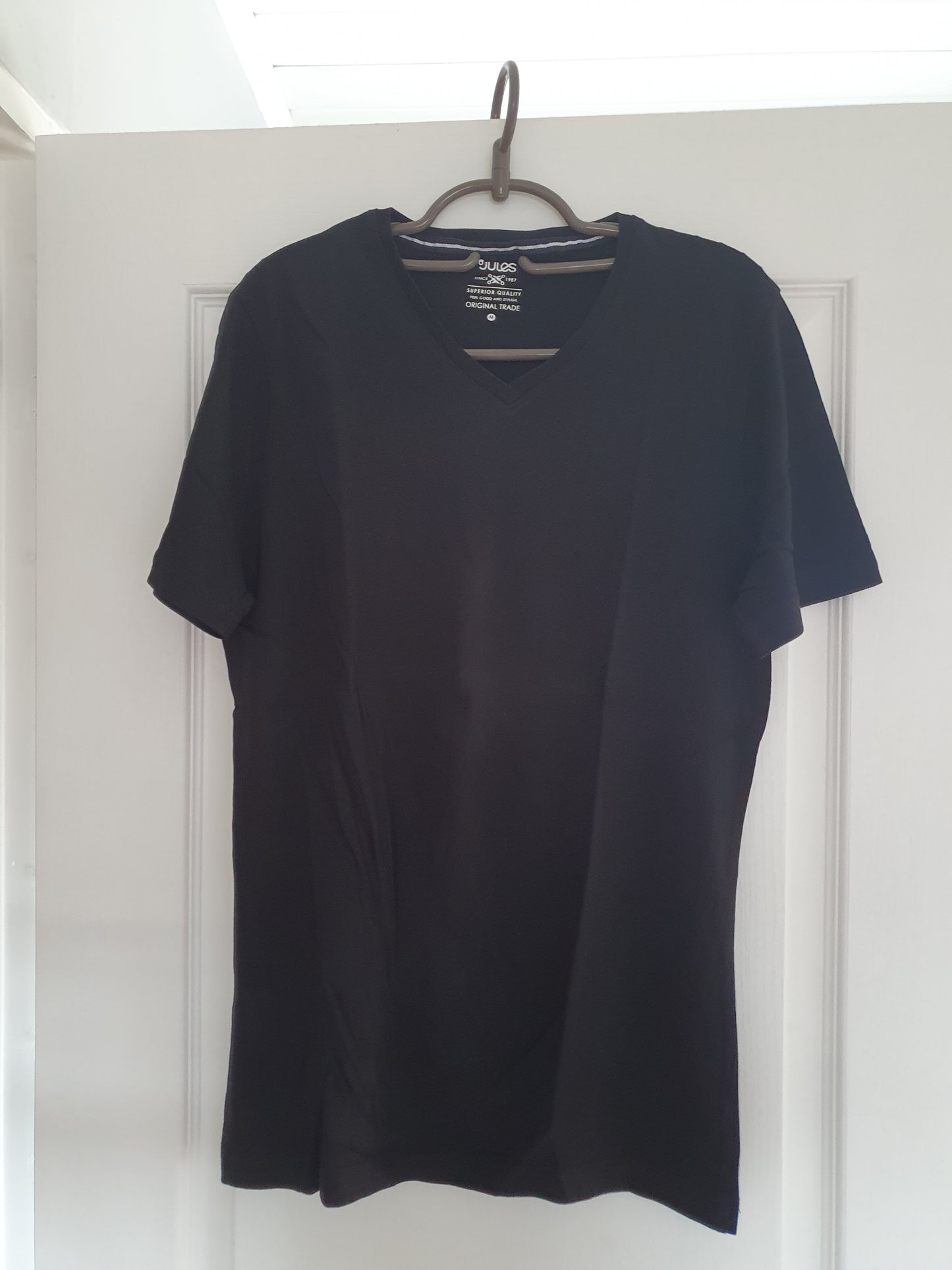 T-shirt col V basique
