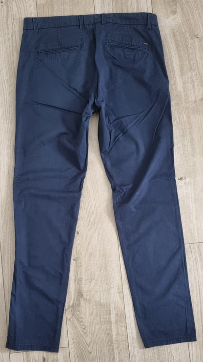 Chino slim reliéfé léger