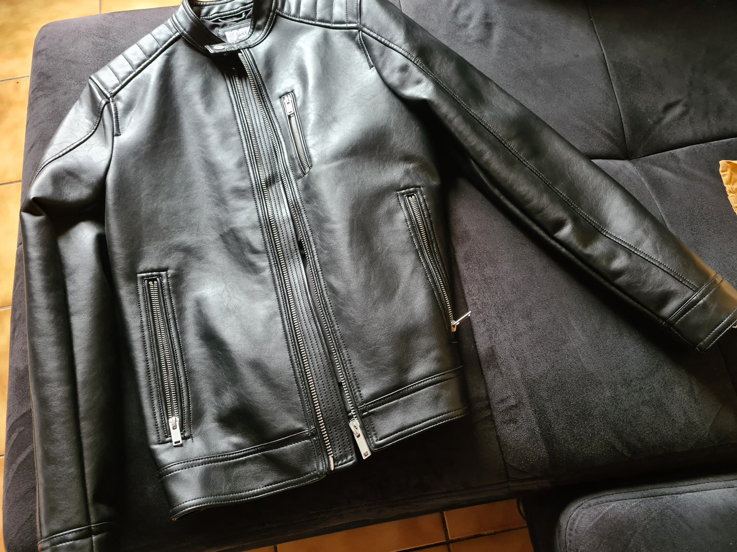 Blouson faux cuir esprit biker