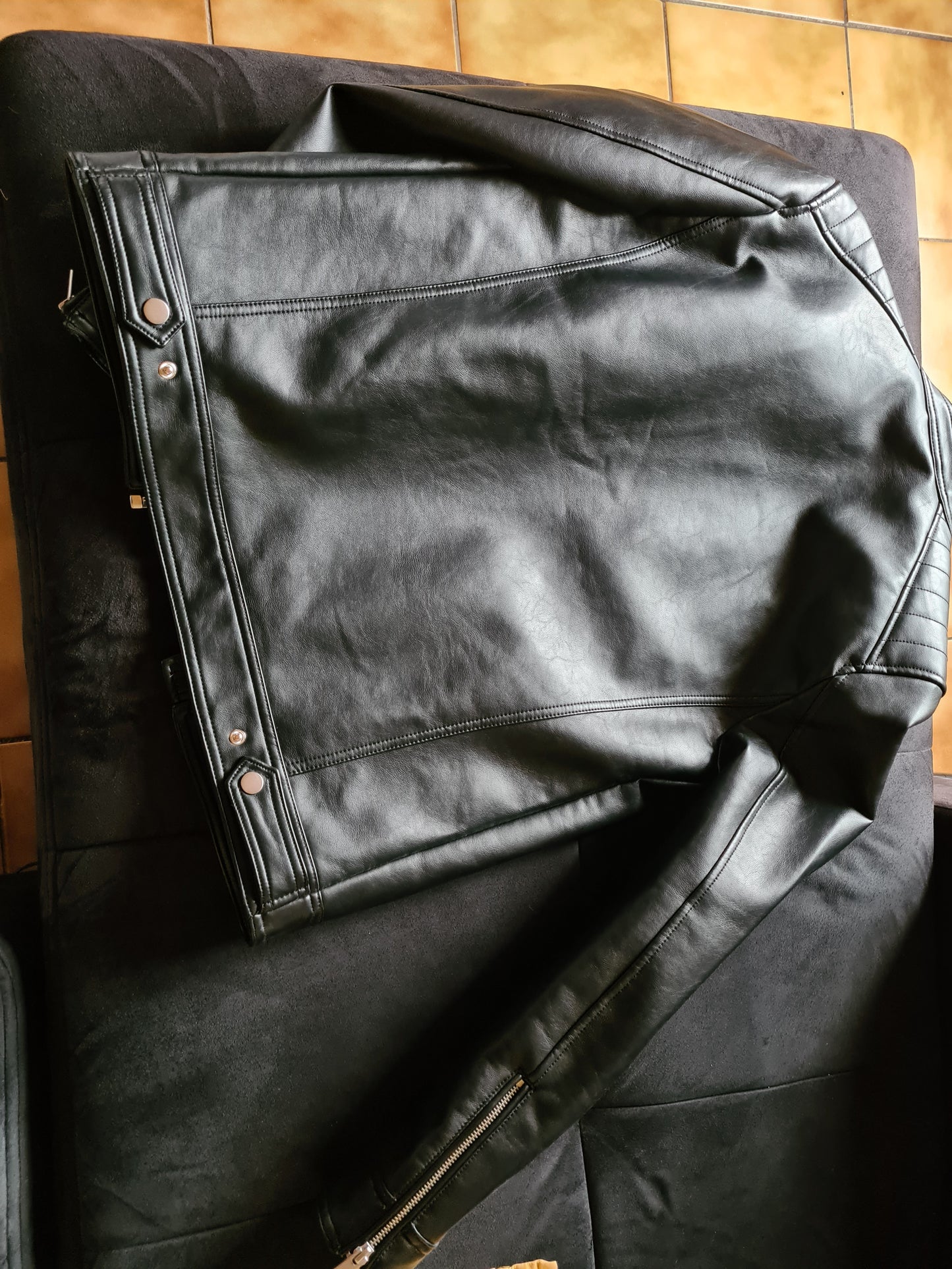 Blouson faux cuir esprit biker